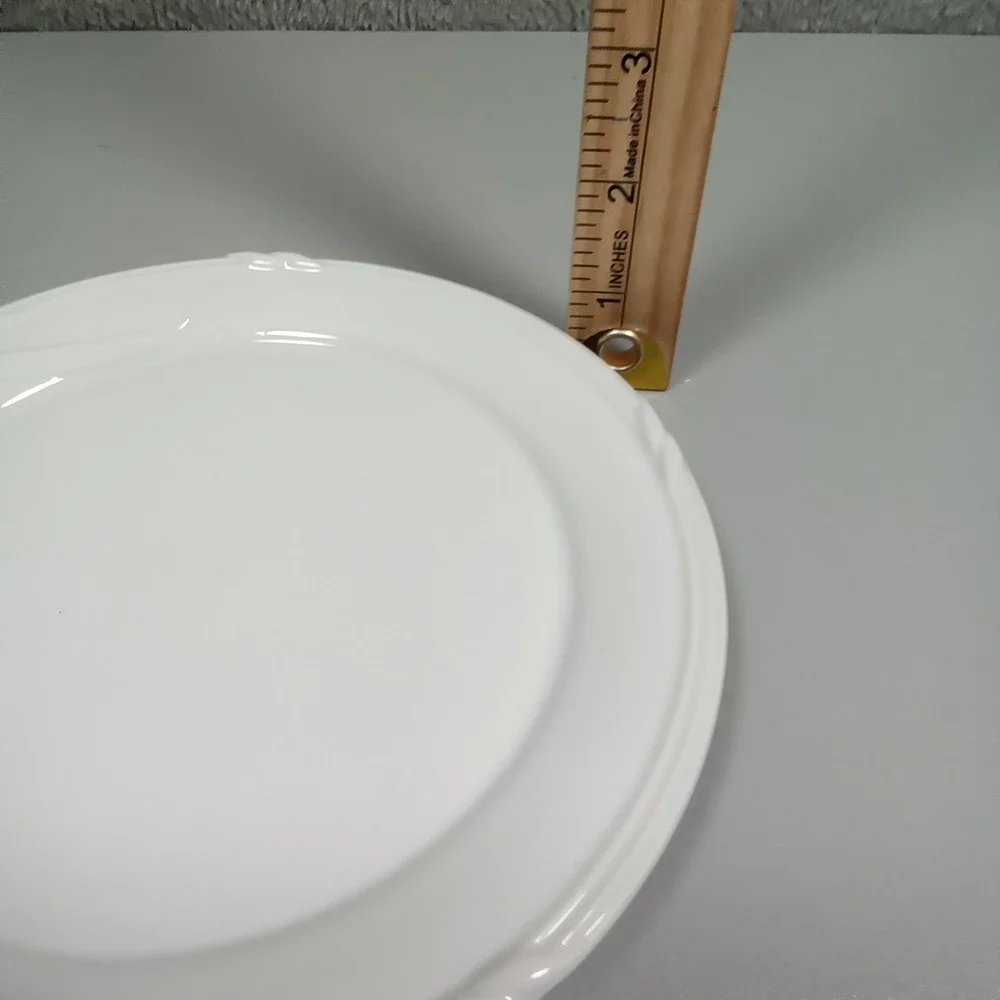 Kitty Bright for Fresh Fields 1983‎ White Embossed Wheat Bread Plate 7.5 Inch